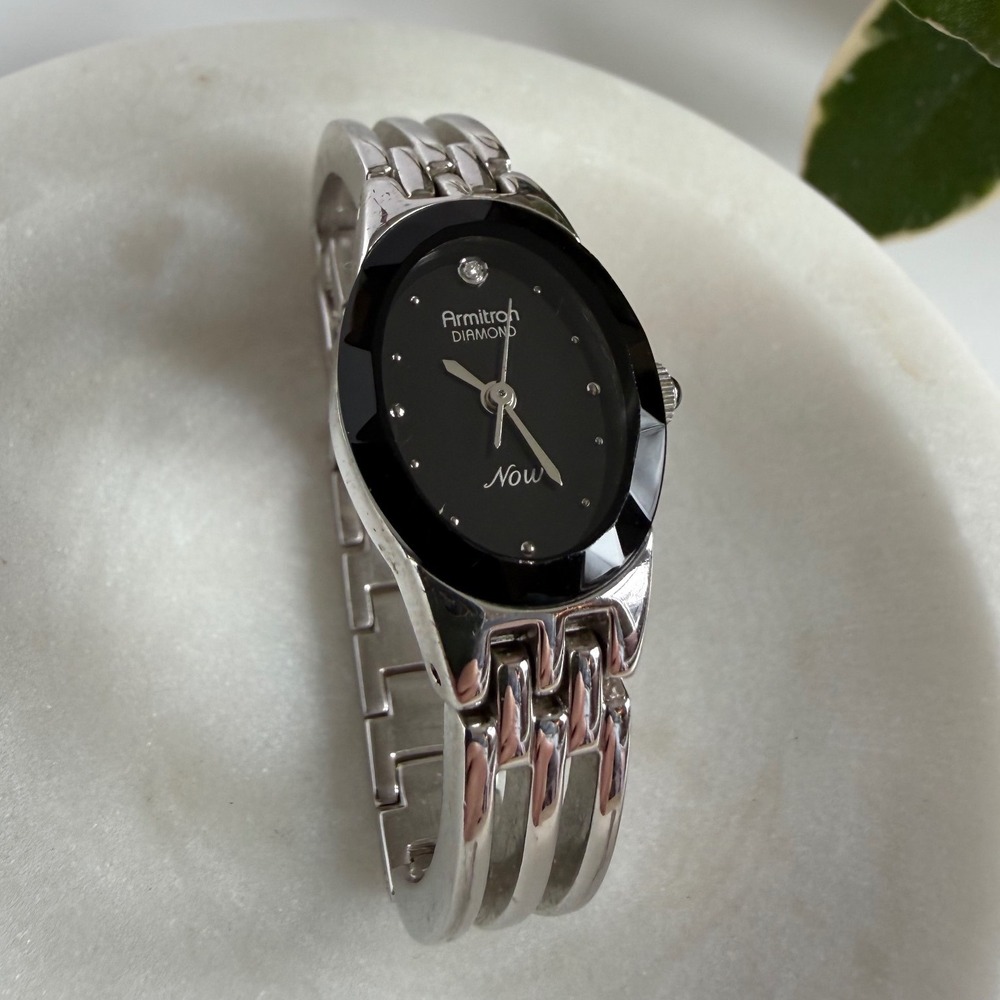 Armitron Now Diamond Silver Tone Oval Black Dial‎ Bracelet Watch Working